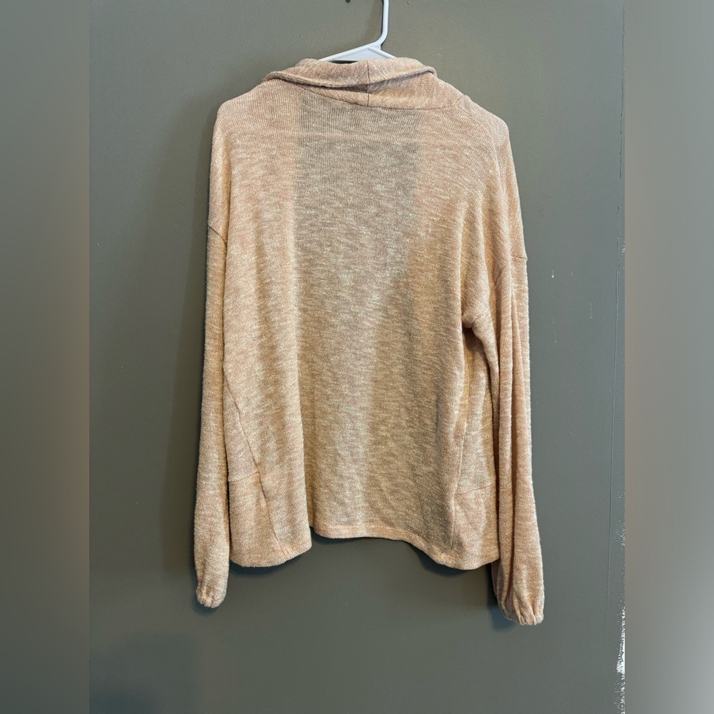 Pink cardigan with gold thread - Picture 2 of 3